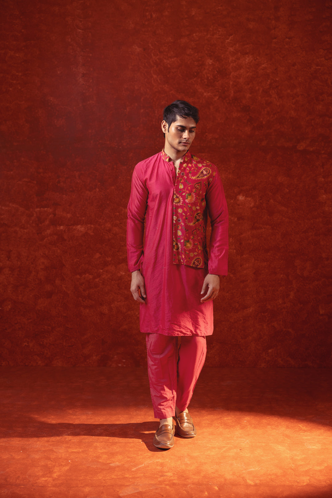 VIVA MAGENTA MEN'S SCULPT KURTA SET