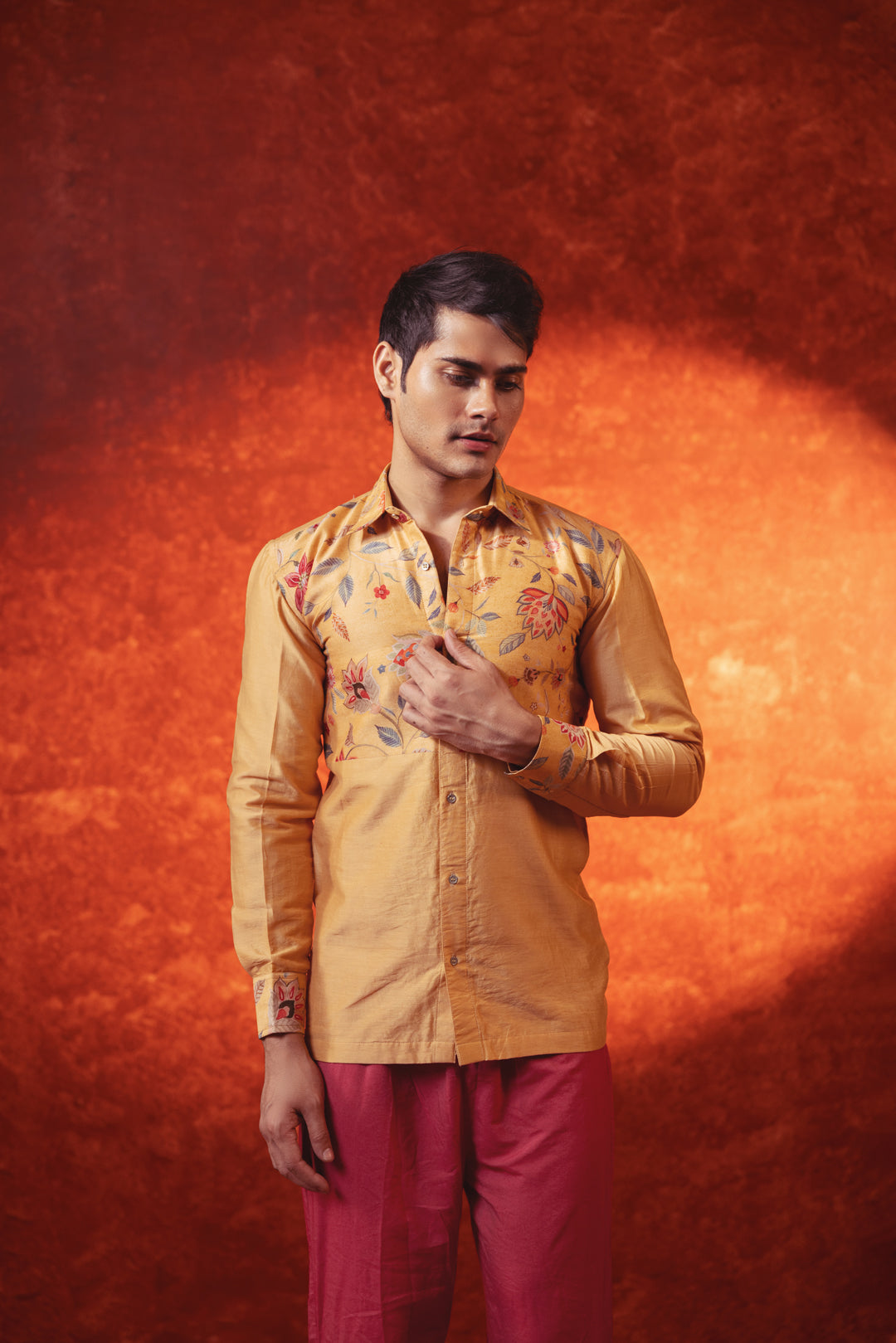 FLOWER SCULPT MUSTARD SHIRT