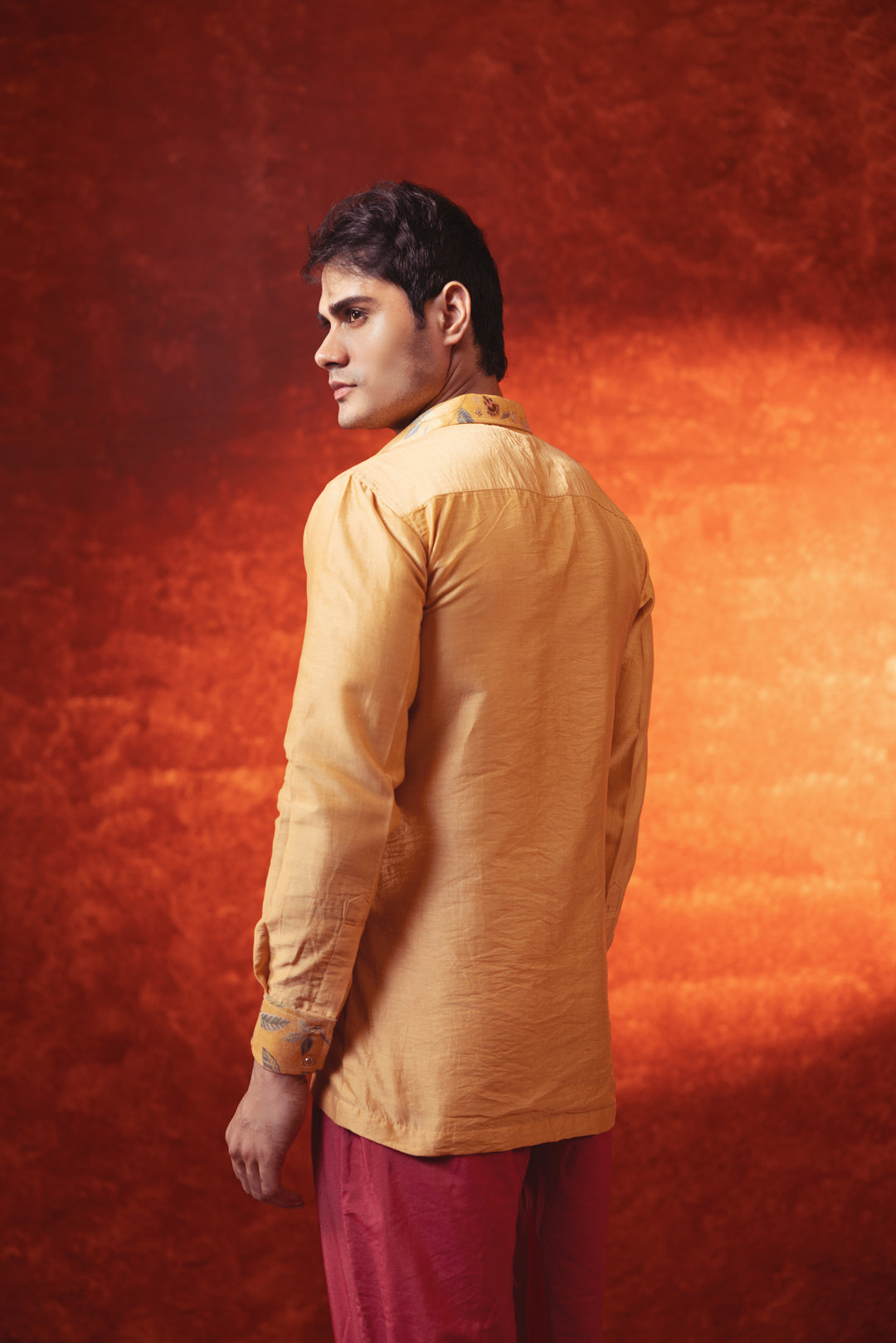 FLOWER SCULPT MUSTARD SHIRT